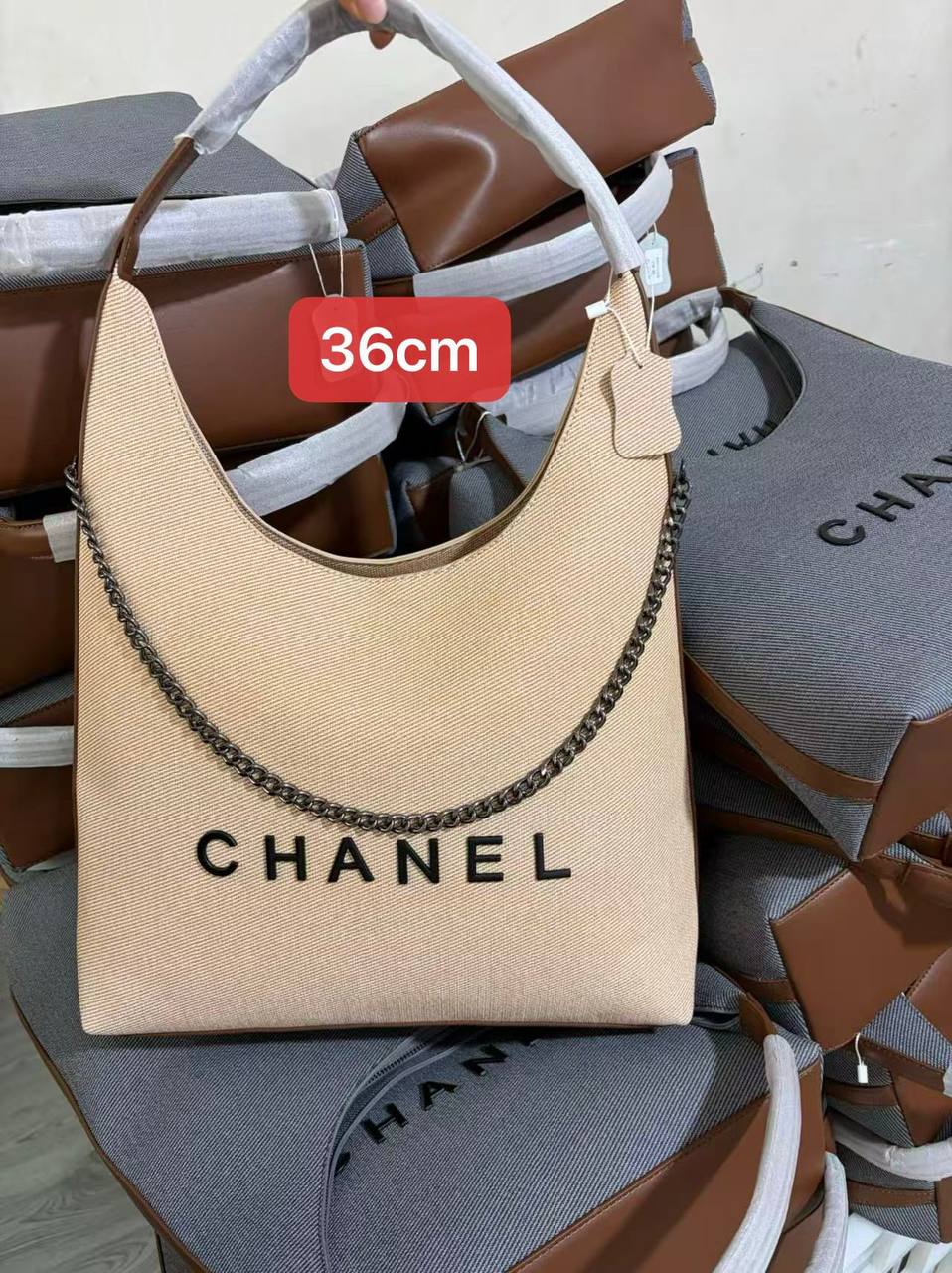 Chanel
95 dhs✅

Zain102
♥️♥️♥️
