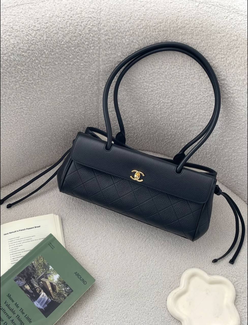 Chanel 
130 dhs🇦🇪🇦🇪
Size 33×12×15cm

Zain42
♥️♥️♥️