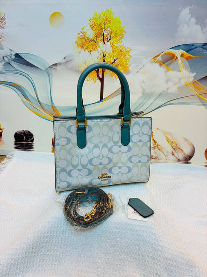 COACH

Best quality 
without box
100 dhs🇦🇪🇦🇪

size 25CM

Zain290
♥️♥️♥️