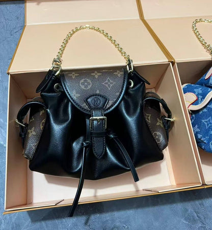 LV

NEW CAME HIGH QUALITY 

WITH BOX 
🎁🎁🎁

120 dhs🌺

Zain39
♥️♥️♥️