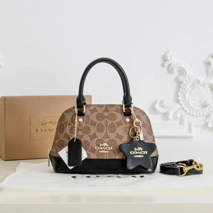 Coach
100 dhs🇦🇪🇦🇪
with box
size 21cm

Zain26
♥️♥️♥️