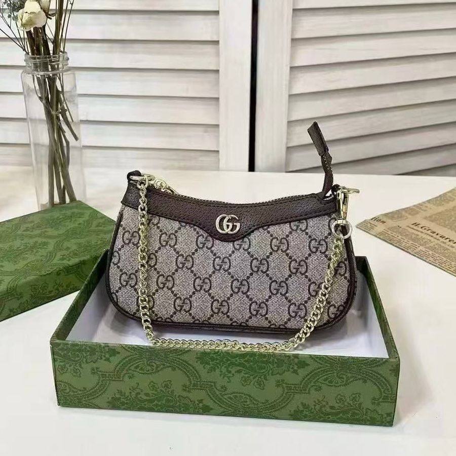 GUCCI 
GOOD QUALITY
 WITH BOX 🎁
75 dhs✅

Zain295
♥️♥️♥️