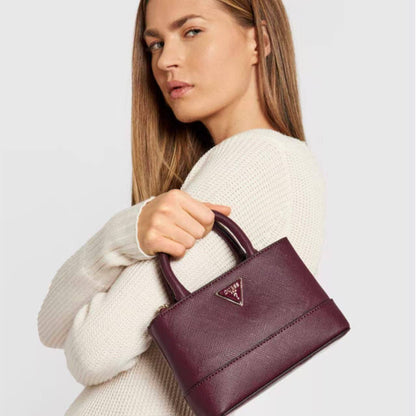 Prada
100 dhs🇦🇪🇦🇪
with box
size 20cm

Zain26
♥️♥️♥️