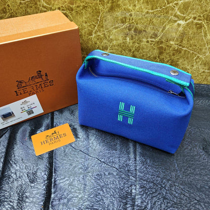 Hermes 
95 dhs🌺 

with box
🎁🎁🎁

Zain235
♥️♥️♥️