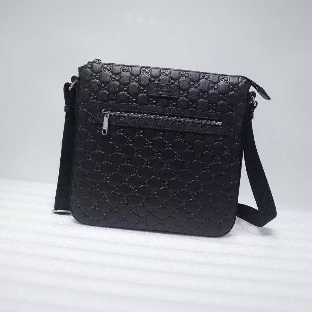 Gucci Master
240 dhs🪙🖤

Zain228
♥️♥️♥️