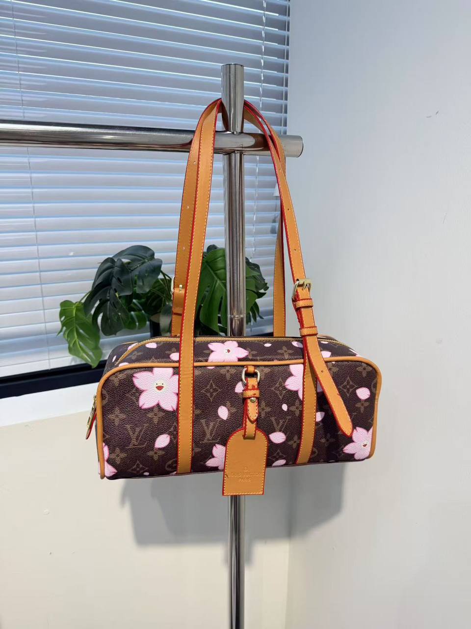 LV
sɪᴢᴇ : 31 cm

70 dhs🪙🌺

Zain31
♥️♥️♥️