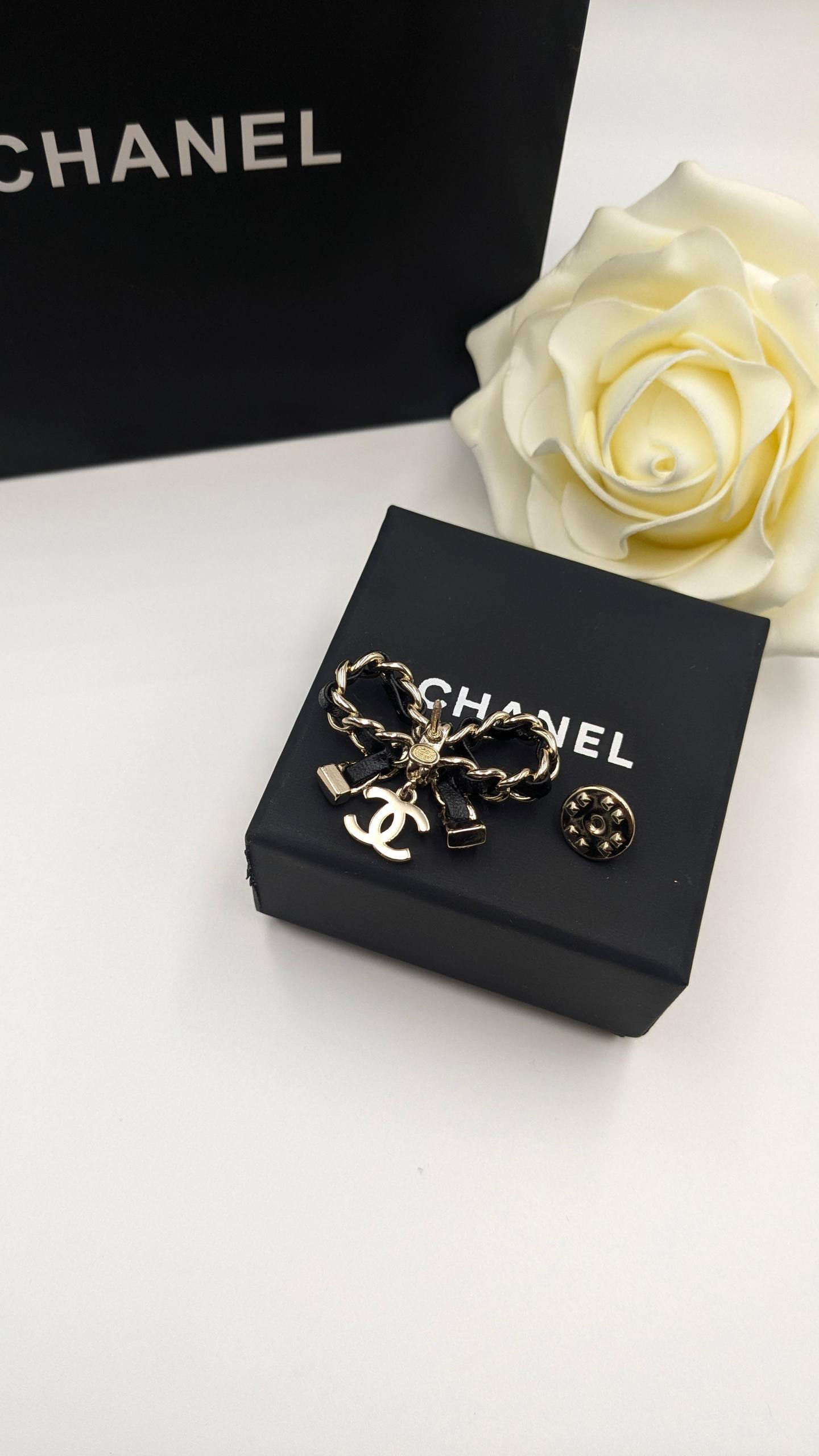 Chanel 
Master Quality
95 dhs❣️

Zain210
♥️♥️♥️