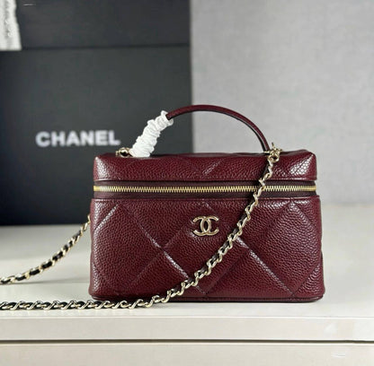 Chanel
110 dhs✅

SIZE：22cm

GOOD-quality 

with box
🎁🎁🎁

Zain35
♥️♥️♥️