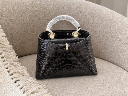 DIOR 
SUPER MASTER QUALITY
SIZE : 28 cm
AVAILABLE 


For Price 👇 WhatsApp✅
0568585901 
0507557372
0552275751 Owner Zain 👌

Zain322
♥️♥️♥️