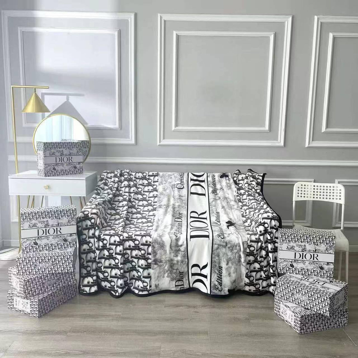 Blanket 

200*230 cm

Double size 

60 dhs🇦🇪🇦🇪
with box

Zain17
♥️♥️♥️