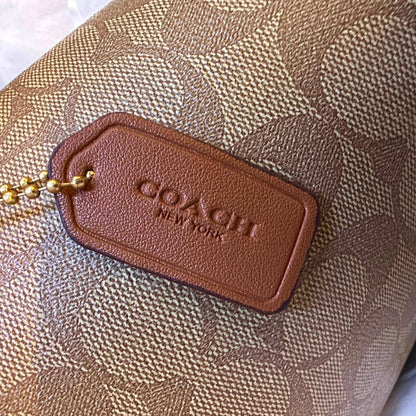 COACH  

MACK UP BOX 

RESTOCK 

HIGH QUALITY 

WITH BOX 
100 dhs🇦🇪🇦🇪

Zain295
♥️♥️♥️