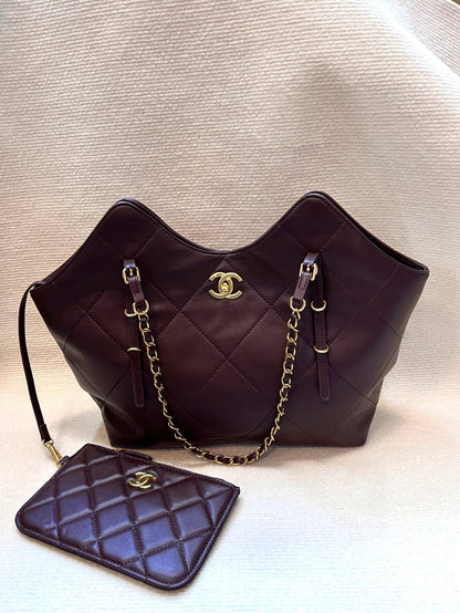 Chanel
 high quality  

41cm
100 dhs🇦🇪🇦🇪

Zain26
♥️♥️♥️