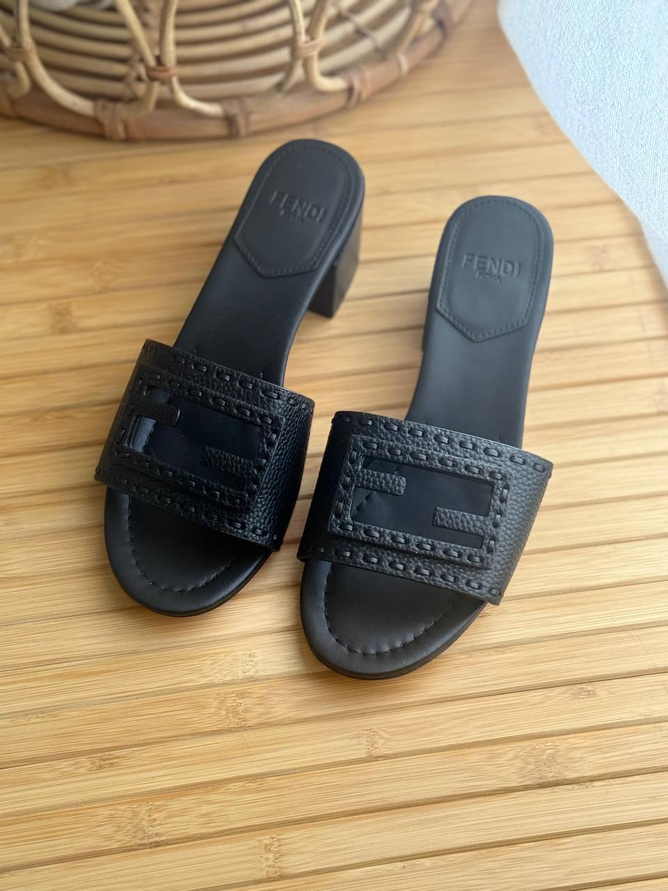 Fendi
*AAA Quality*
𝗦𝗶𝘇𝗲 𝟯𝟲 𝘁𝗼𝗼 𝟰𝟭 
400 dhs💓

Zain302
♥️♥️♥️