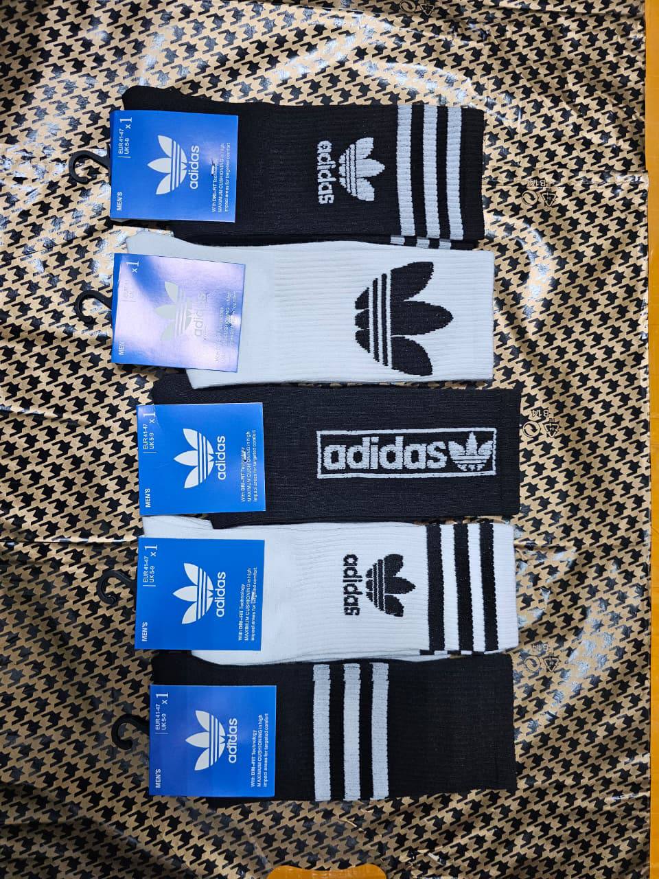 Socks 10 pcs  pack
Good quality high cut
55 dhs✅

Zain27
♥️♥️♥️
