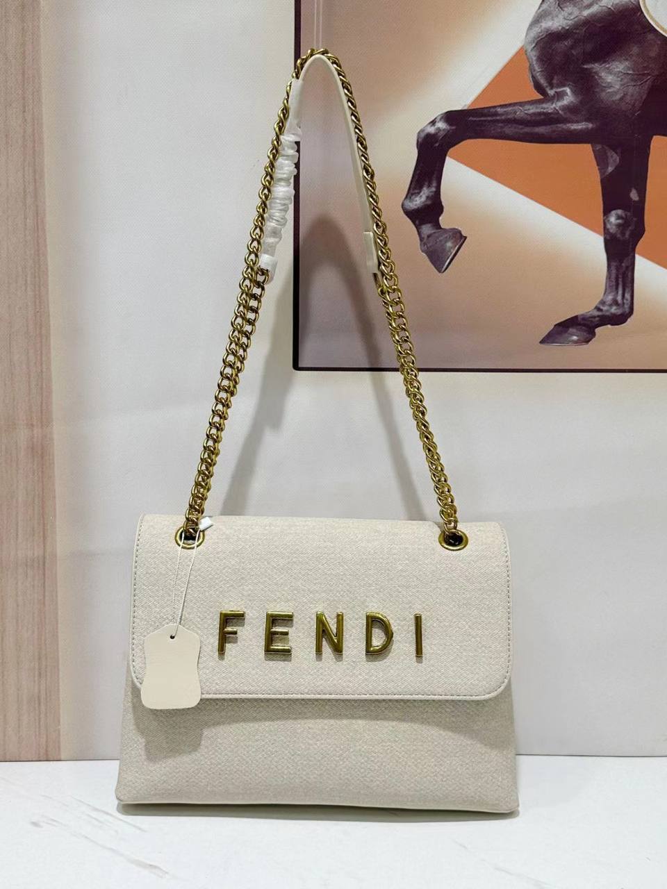 FENDI

best quality 
with box

110 dhs🇦🇪🇦🇪

size28CM

Zain290
♥️♥️♥️