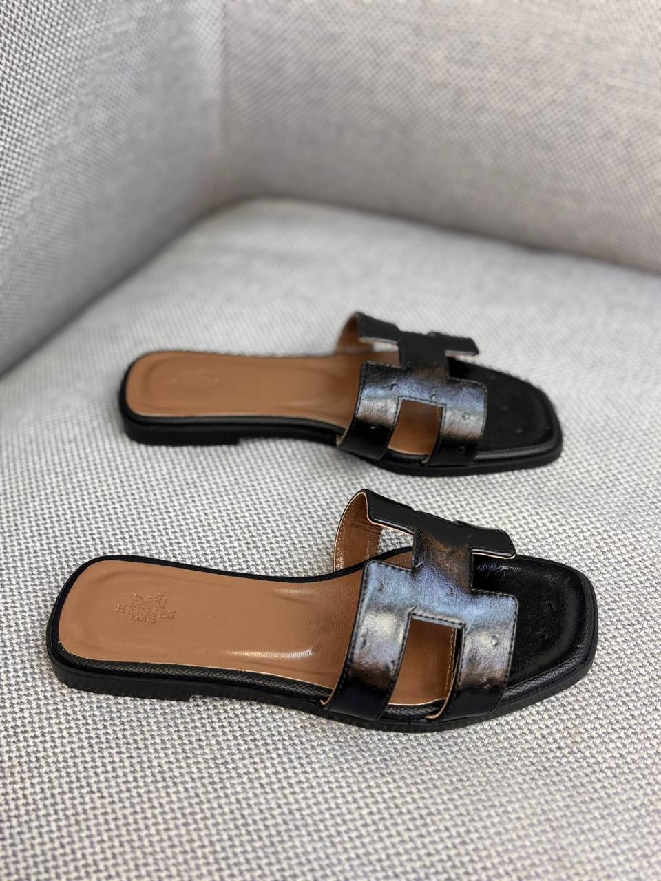 Hermesn
Size 36-41
100 dhs✅
High Quality

Zain55
♥️♥️♥️