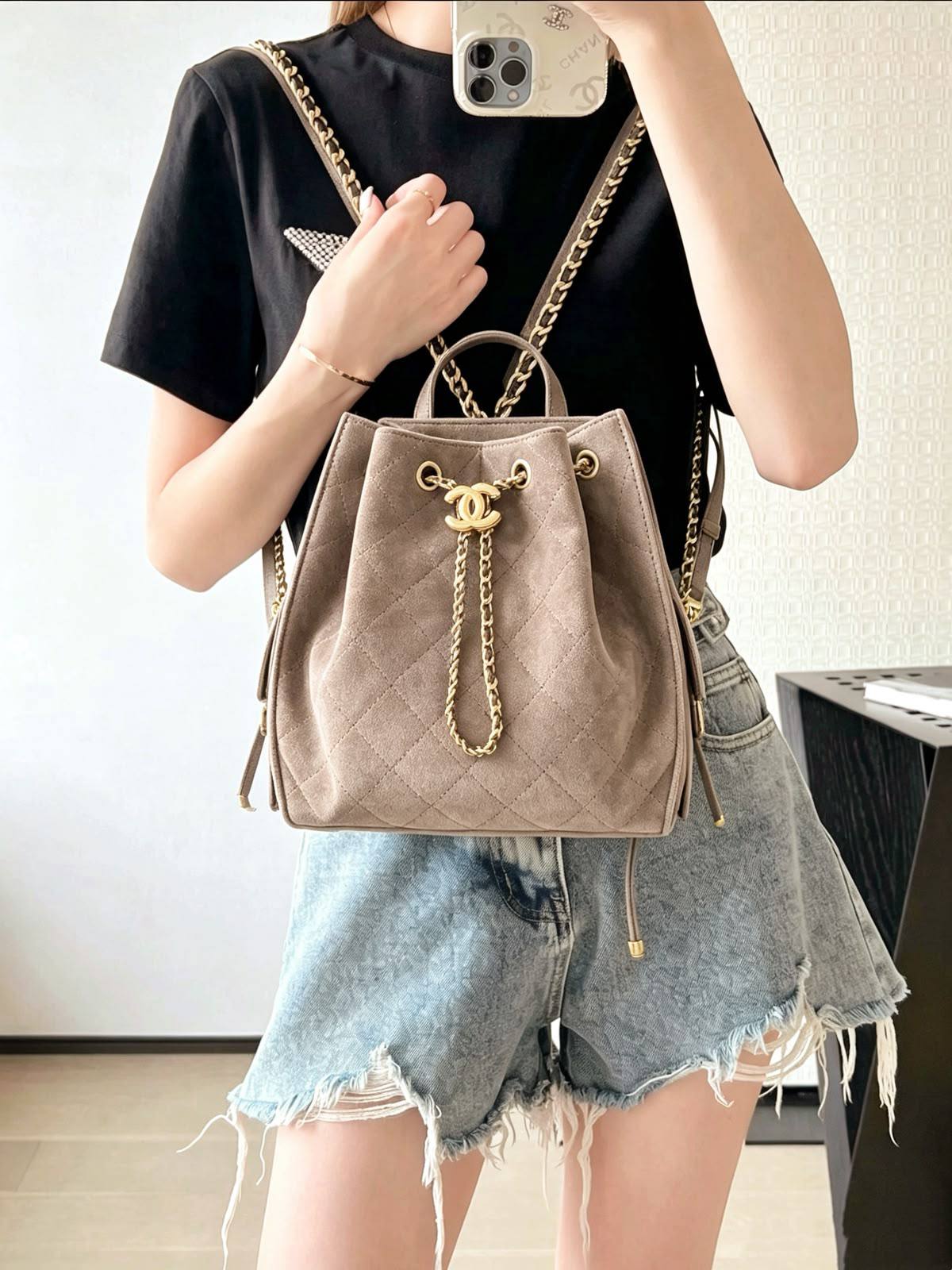 CHANEL 

BACKPACK 
COPY ONE 

NEW CAME 
155 dhs🇦🇪🇦🇪

Zain295
♥️♥️♥️