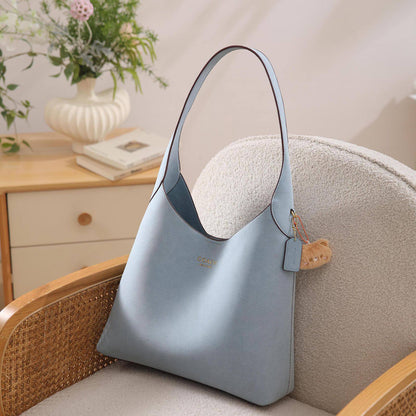COACH 

Size：34cm
Size: 28cm 

With box
🎁🎁🎁

90 dhs❣️

Zain56
♥️♥️♥️