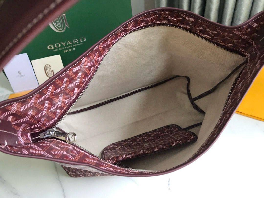 Goyard
33*26*14cm
110 dhs✅

Zain17
♥️♥️♥️