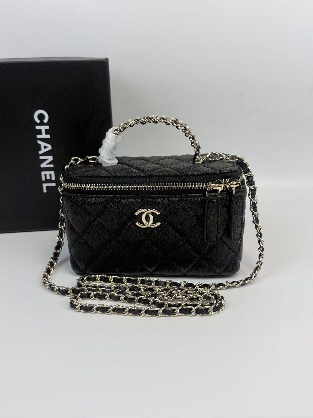 Chanel Master
250 dhs🗽

Zain228
♥️♥️♥️