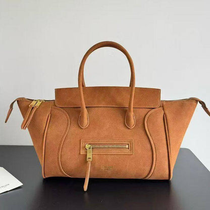 CELINE 
HIGH QUALITY NEW CAME 
135 dhs❤️

Zain39
♥️♥️♥️
