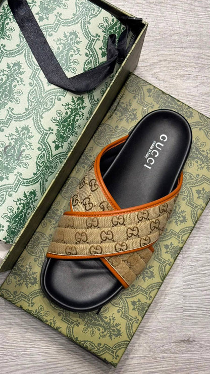 Gucci
Size 40 TO 45
120 dhs✅

Zain183
♥️♥️♥️