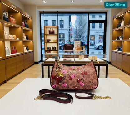 Coach
Best quality

With box’s
🎁🎁🎁

95 dhs🗽
size 25cm

Zain158
♥️♥️♥️