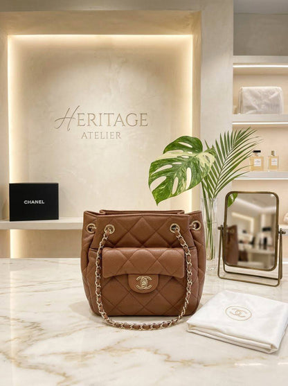 Chanel
20cmx20cmx8cm

110 dhs with box

Zain72
♥️♥️♥️