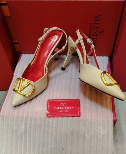 Valentino 
High heel,
High Quality 
Size 36 To 41
105 dhs💓

Zain16
Zain120
♥️♥️♥️