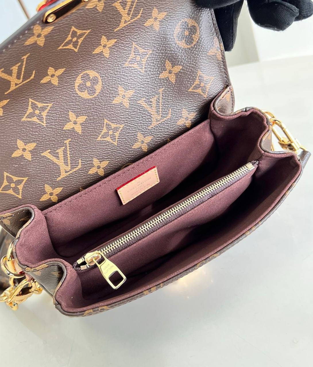 *LOUIS VUITTON*
* ⁠SUPER MASTER QUALITY 
* ⁠Size:21CM
1200 dhs🪙🌨️

Zain255
♥️♥️♥️