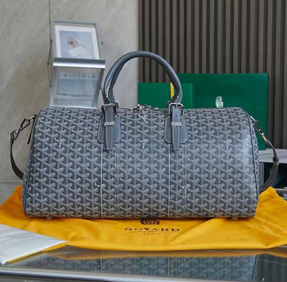 Goyard
90 dhs🪙💕
size：52cm
all color coming

Zain35
♥️♥️♥️