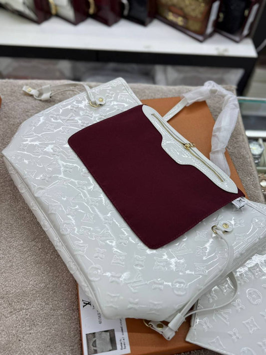 LV NEVERFULL GLOSSY 
GOOD QUALITY 👌

90 dhs🪙🌨️

WITH BOX 
🎁🎁🎁

Zain28
♥️♥️♥️