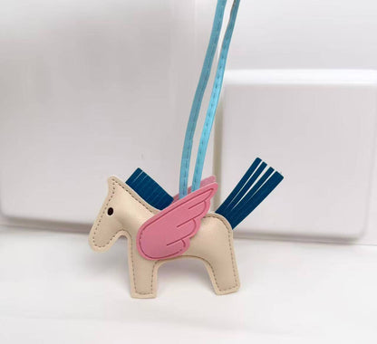 Hermes Horse Bag Charm 🔥
15 dhs✅

Zain243
♥️♥️♥️