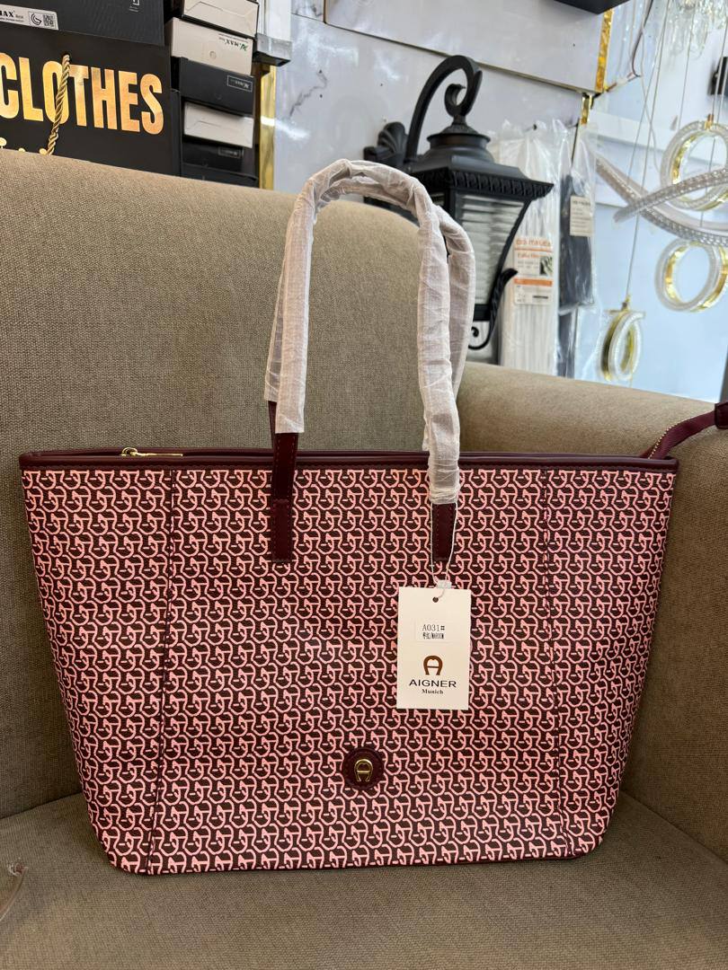 Aigner

85 dhs🪙🌨️

high quality 
42cm

Zain26
♥️♥️♥️