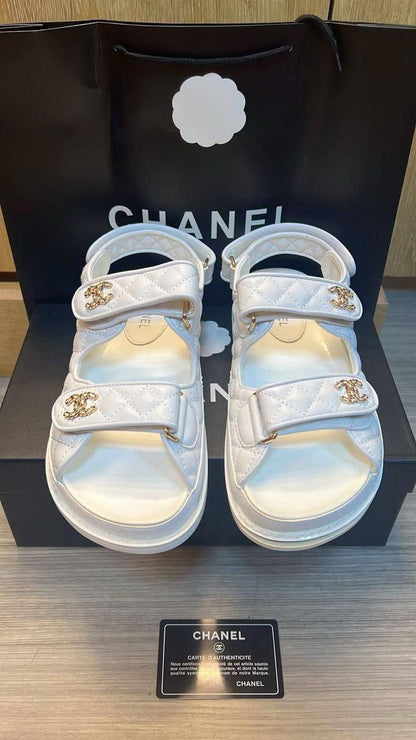Chanel 

Slipper, New Arrived 

Size 36 To 41
120 dhs🇦🇪🇦🇪

Zain16
Zain120
♥️♥️♥️