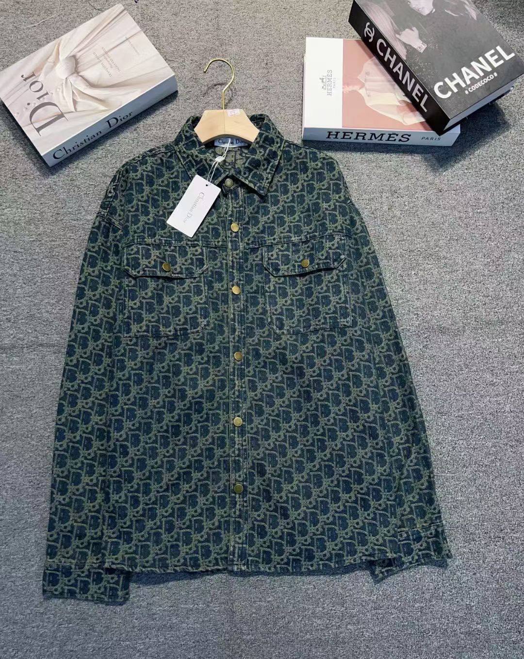 *New collections master                                             
good pualiit 💕🧚‍♀️🧚‍♀️🧚‍♀️
*AVAILABLE
140 dhs✅
size：S M L xl

Zain231
♥️♥️♥️