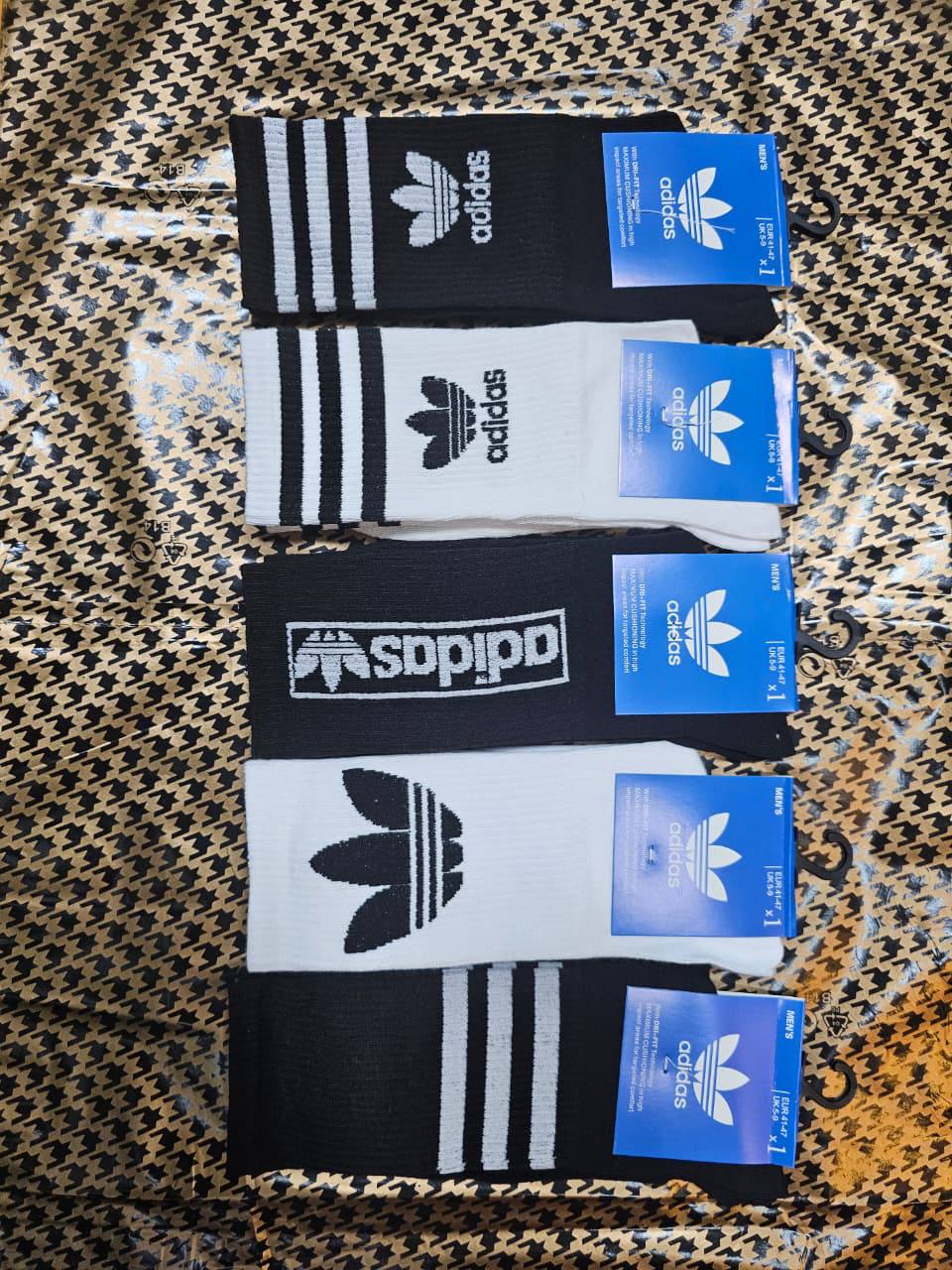 Socks 10 pcs  pack
Good quality high cut
55 dhs✅

Zain27
♥️♥️♥️