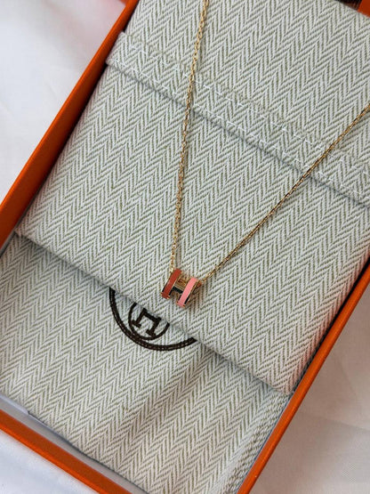 *HERMES* 🧡
↗️ *Super Master Quality ®️*
* *New Collection* 
Mini H Necklace & Earings Double Color 

*170 dhs🪙🌨️* Set (Necklace & Earings) with Normal Box & Bag
*190 dhs🪙🌨️* Set (Necklace & Earings) with Good Box & Bag

Zain106
♥️♥️♥️