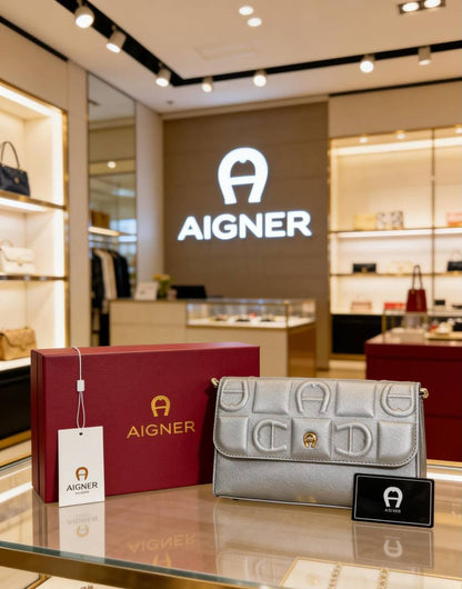 Aigner
90 dhs💛
with box

Zain07
♥️♥️♥️