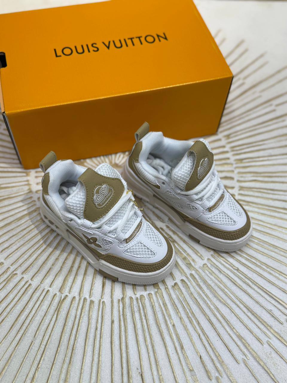 LV 
 Super master quality 😍
Size:26to37
280 dhs🌺

Zain261
♥️♥️♥️