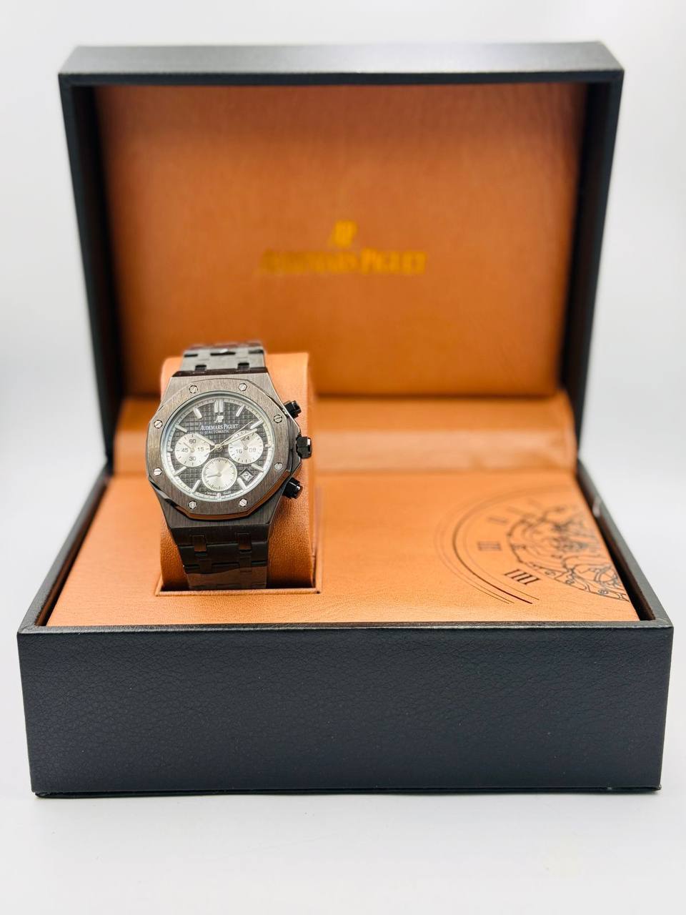 AP Men
*chronograph working*
85 dhs🪙

Zain08
♥️♥️♥️