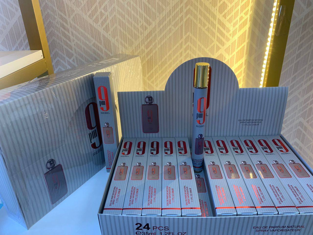 Perfume Boxes
95 dhs✅
box 24pcs 
35ml each bottle.

Zain211
♥️♥️♥️