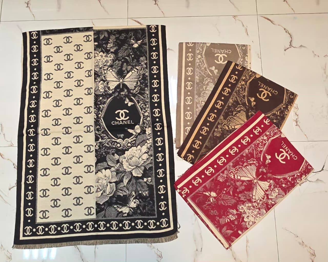 Scarf
40 dhs✅

Zain232
♥️♥️♥️