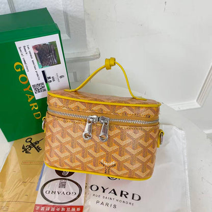 GROYRD

90 dhs🪙🌨️

Size    18×11.5x9cm
withbox  
🎁🎁🎁

Zain04
♥️♥️♥️