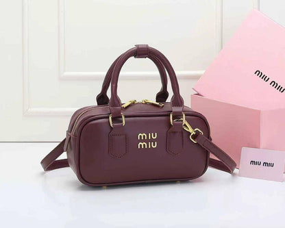 Miu Miu
Quality 💯
Size 24cm
100 dhs✅
With box 📦

Zain70
♥️♥️♥️