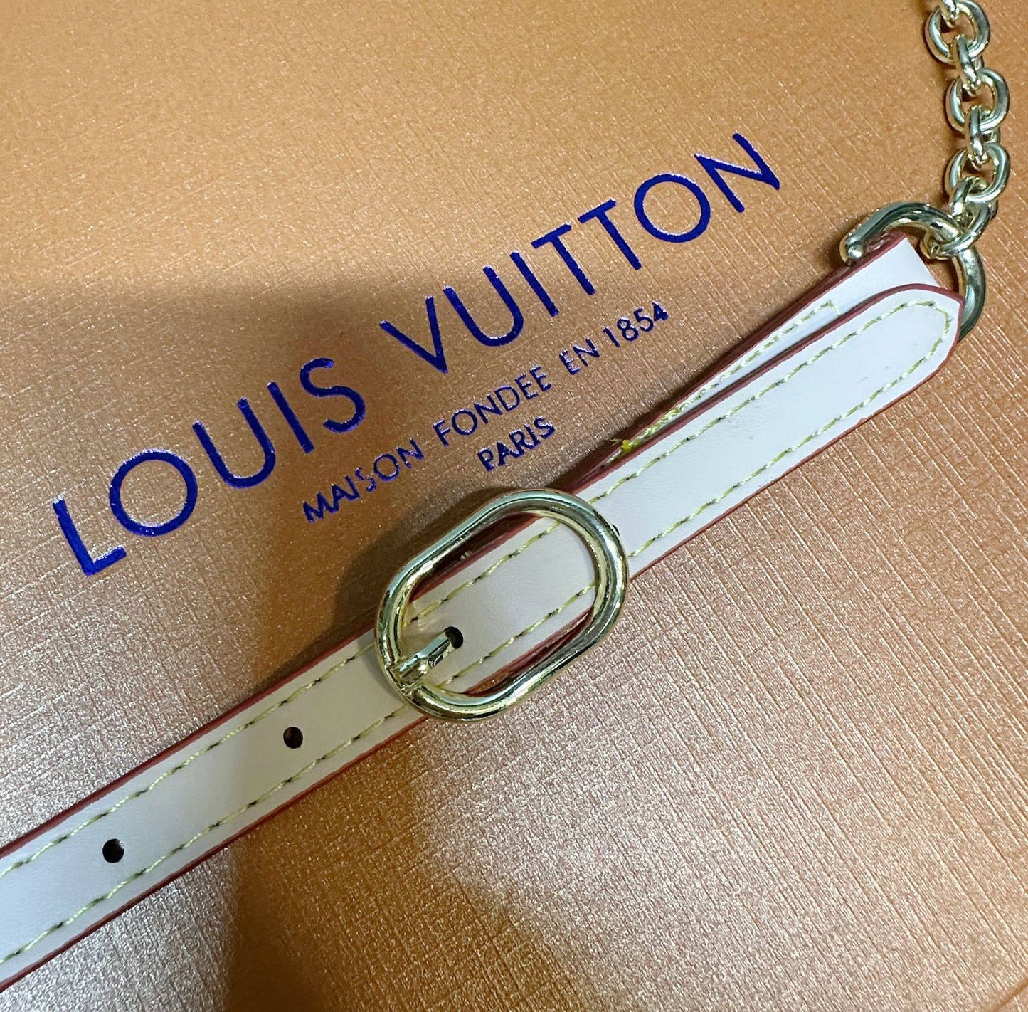 LV

NEW CAME GOOD QUALITY 
WITH BOX 
🎁🎁🎁

90 dhs❣️

Zain39
♥️♥️♥️