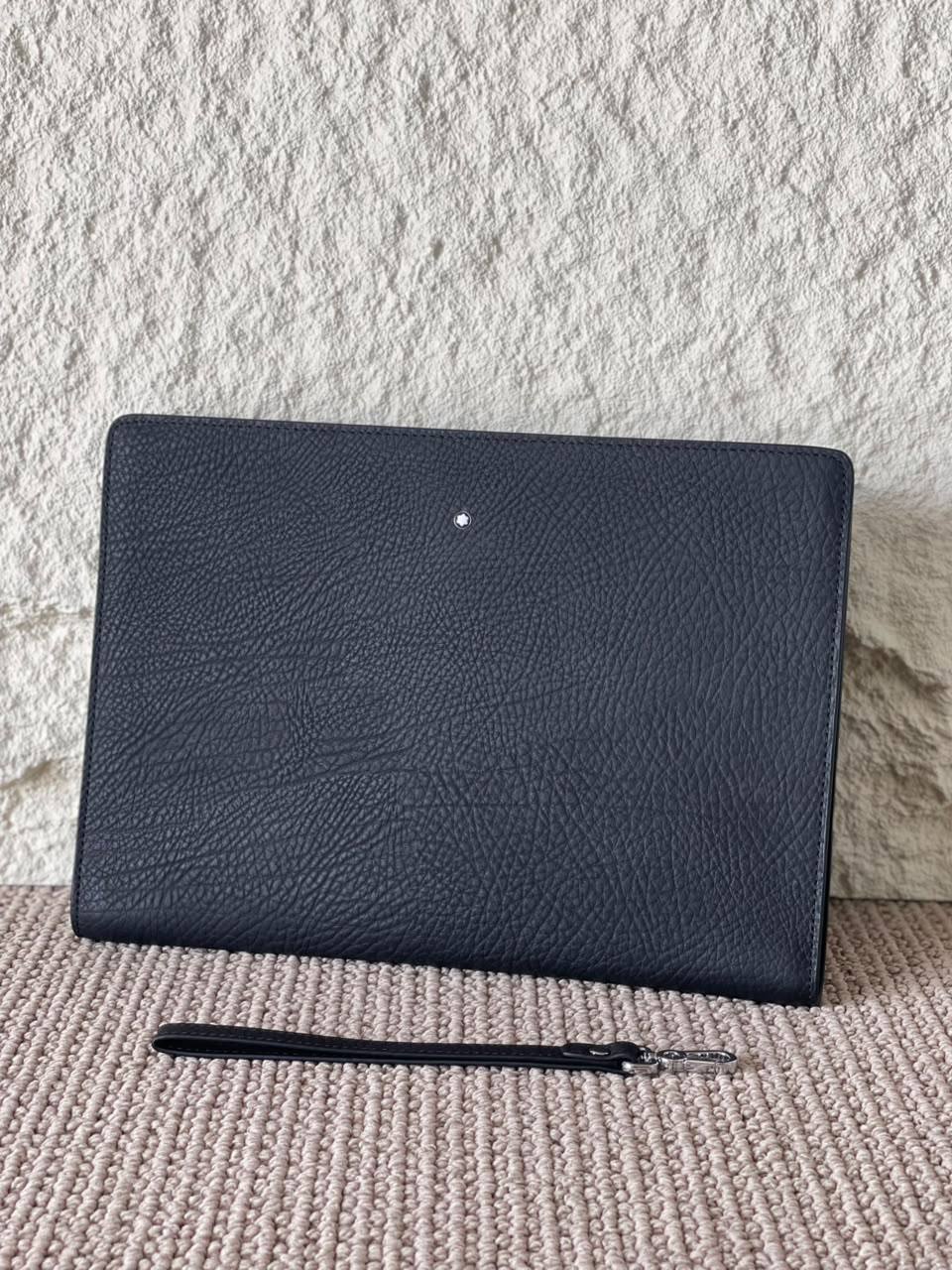 MONTBLANC
Laptop Sleeve
Master Quality
Available

600 dhs🇦🇪🇦🇪

Zain179
♥️♥️♥️