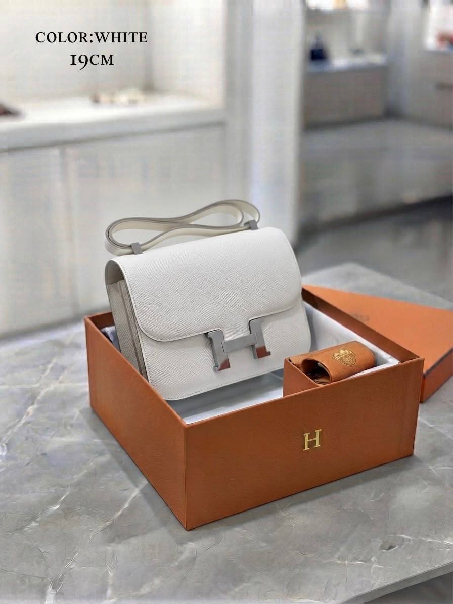 Hermes ᴄᴏɴsᴛᴀɴᴄᴇ
sɪʟᴠᴇʀ ʜᴀʀᴅᴡᴀʀᴇ
ᴡɪᴛʜʙᴏx
ʟᴇᴀᴛʜᴇʀ
sɪᴢᴇ:19ᴄᴍ
100 dhs✅

Zain56
♥️♥️♥️