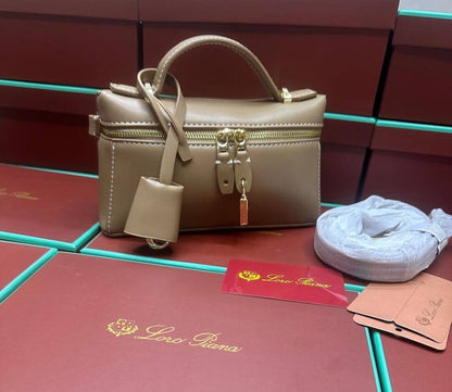 Loro Piana
withbox 
🎁🎁🎁

90 dhs❣️

Zain143
♥️♥️♥️