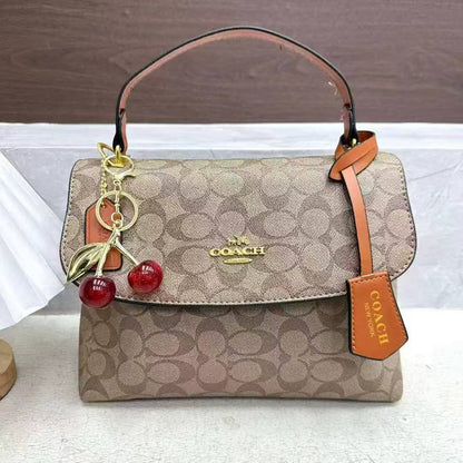 Coach
Wihh box 
75 dhs🇦🇪🇦🇪

Zain232
♥️♥️♥️